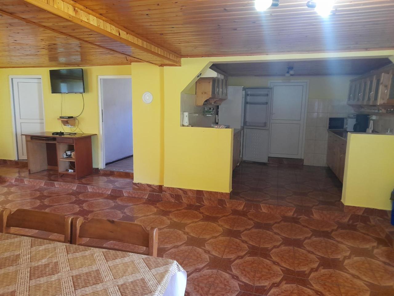 Cabana Ela&Mada in Garda De Sus, Romania