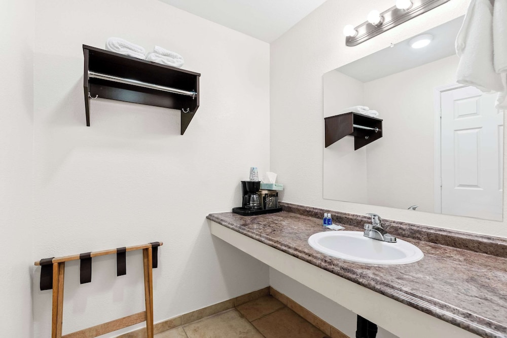 Rodeway Inn Hermiston Umatilla - photo 19