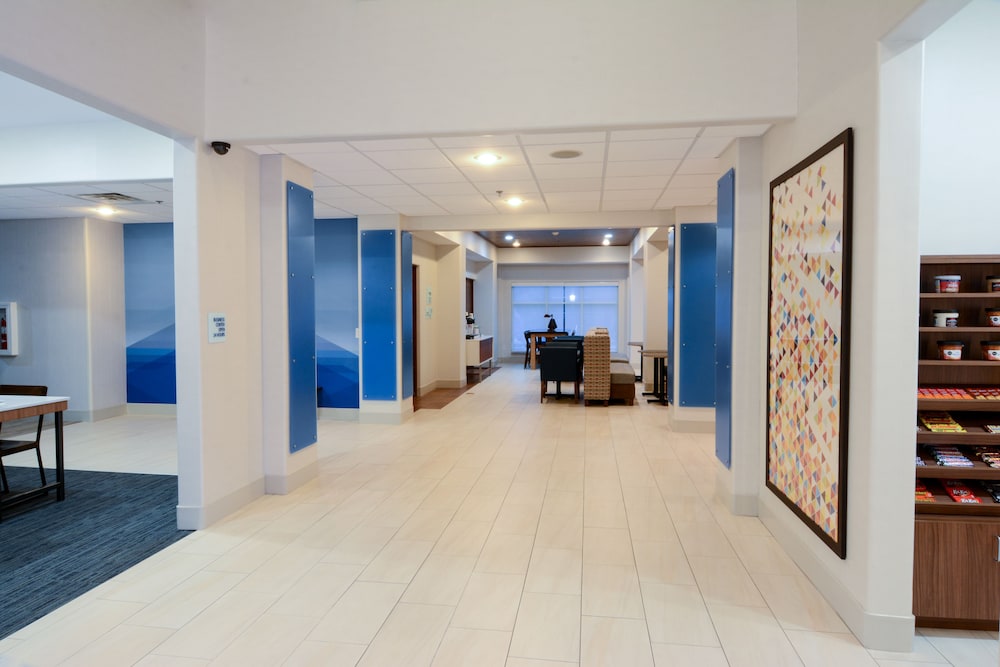 Holiday Inn Express & Suites New Boston by IHG - photo 38