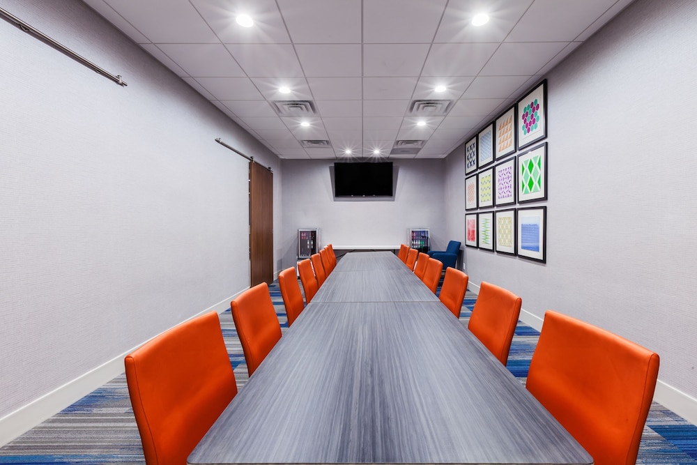 Holiday Inn Express & Suites Tulsa West Sand Springs by IHG - photo 30