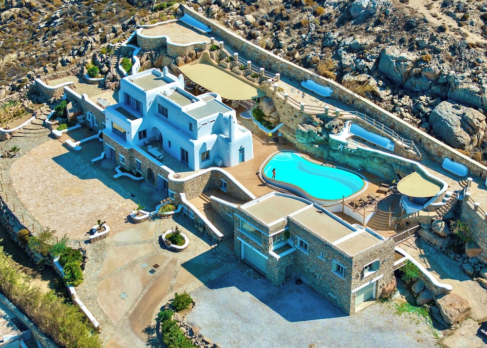 Gran Kanalia Villa Mykonos — 4-Star Luxury Hotel in Mykonos, Greece