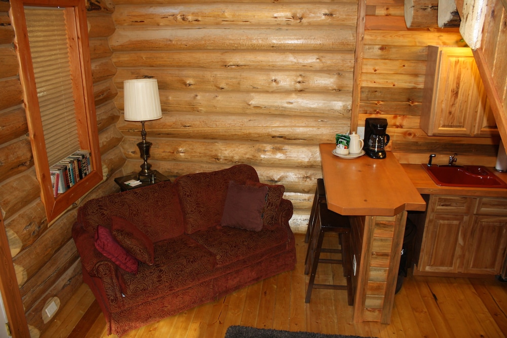 Hearthstone Elegant Lodge by the River - photo 19