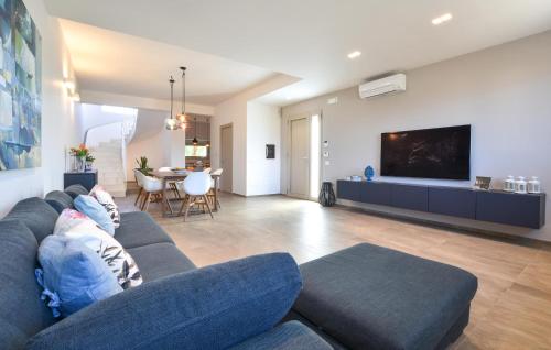 Amazing Home In Balestrate With Wifi — 4-Star Luxury Hotel in Balestrate, Italy