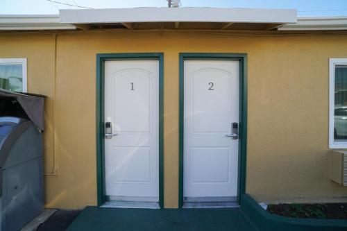 Signal Hill Motel Beach Motel - photo 16