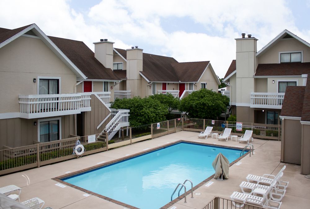 Hawthorn Suites by Wyndham Holland Toledo Area - photo 14