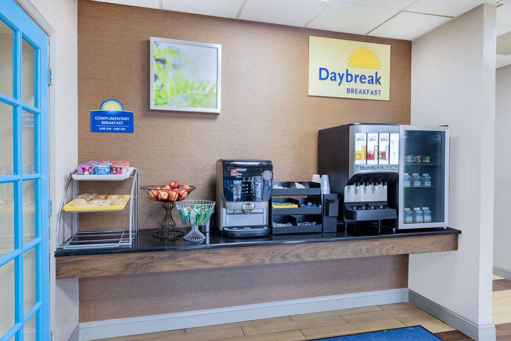 Days Inn by Wyndham Fredericksburg North - photo 37