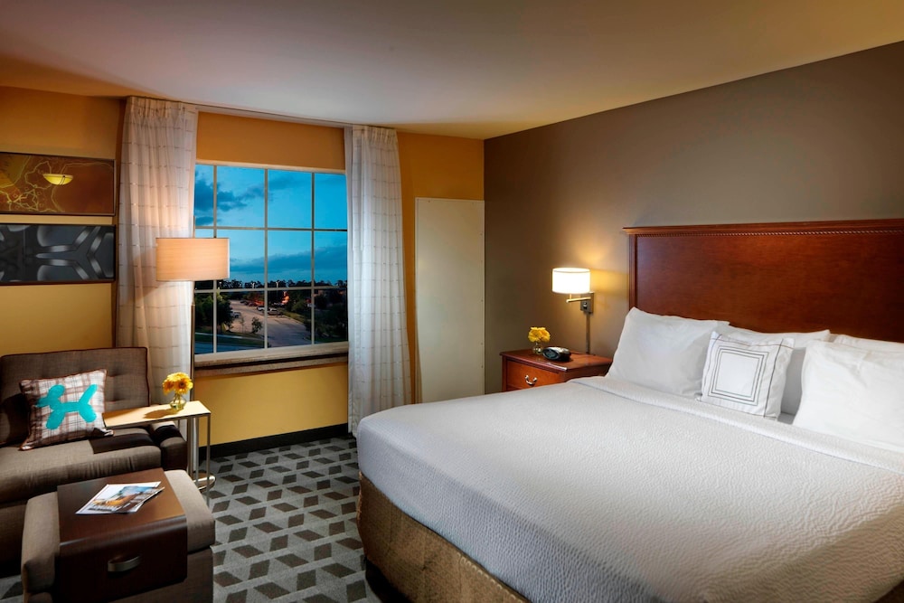 TownePlace Suites by Marriott Houston Intercontinental Arpt - photo 9