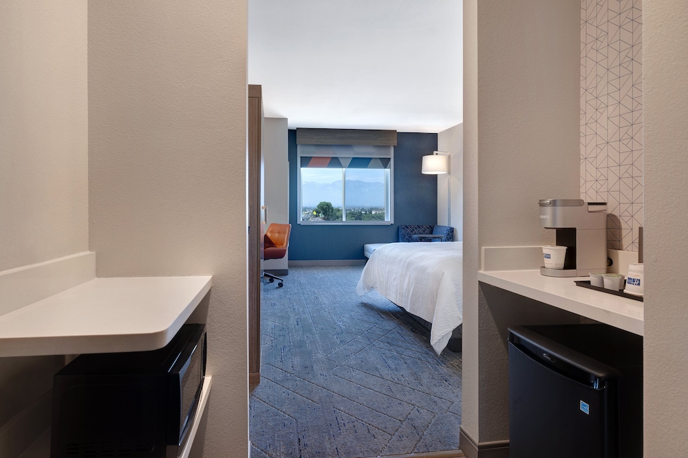 Holiday Inn Express & Suites Ontario Chino Hills by IHG - photo 23