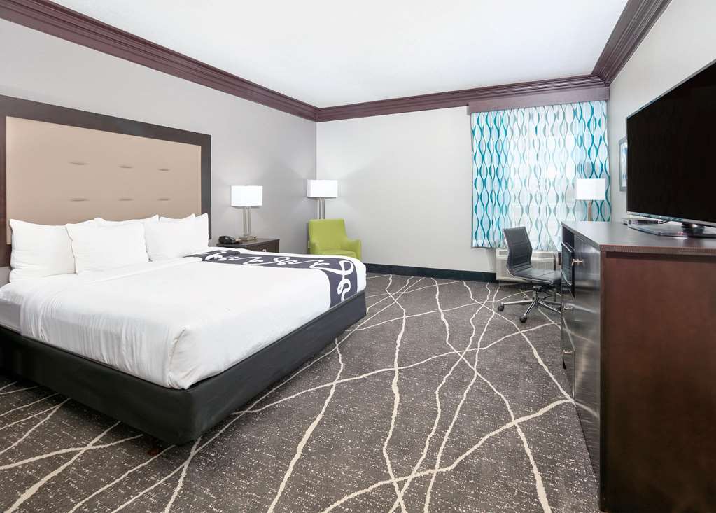 La Quinta Inn & Suites by Wyndham Little Rock Bryant - photo 14