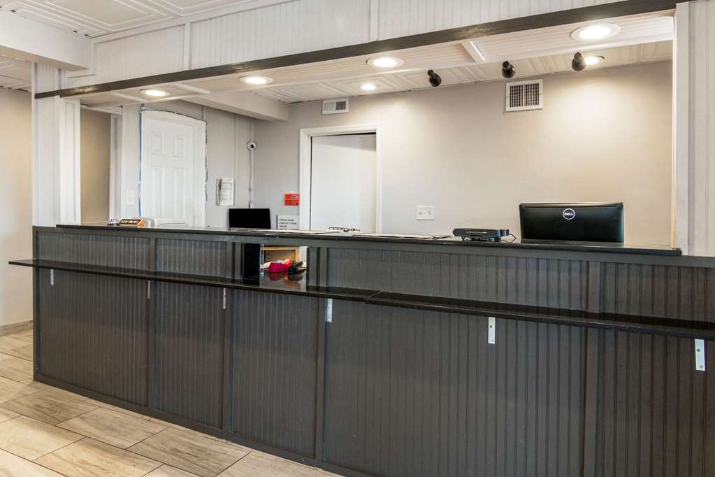 Econo Lodge Conyers - photo 7