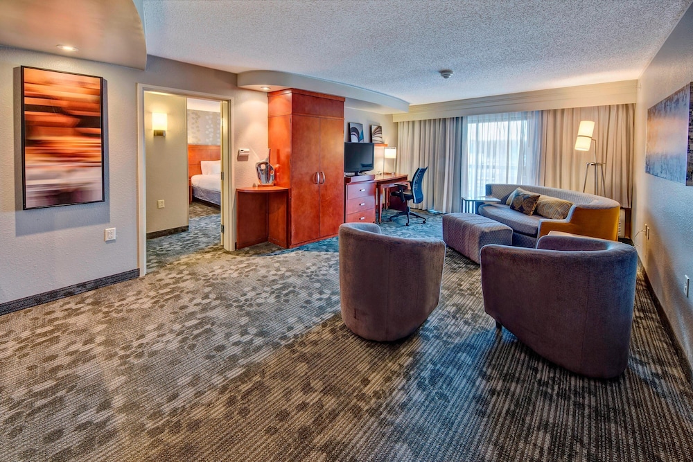 Courtyard by Marriott Alexandria - photo 6