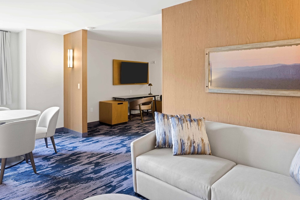 Fairfield Inn & Suites by Marriott San Diego Pacific Beach - photo 17