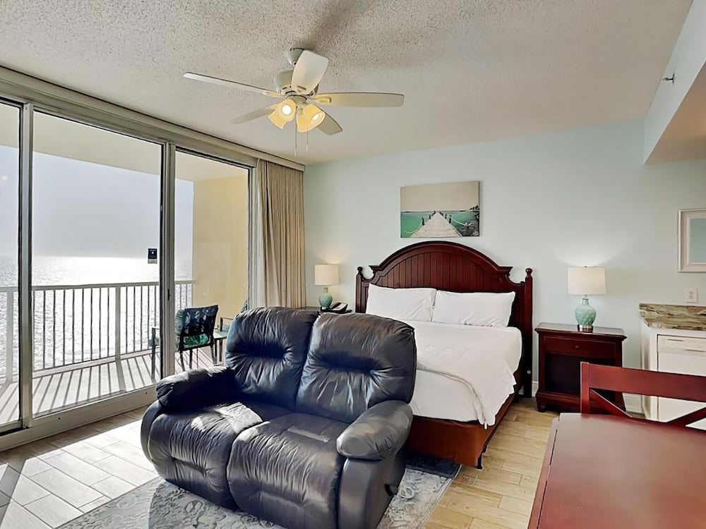 Majestic Beach Towers 1 1412 - photo 18