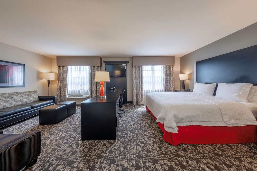 Hampton Inn & Suites DuPont - photo 20