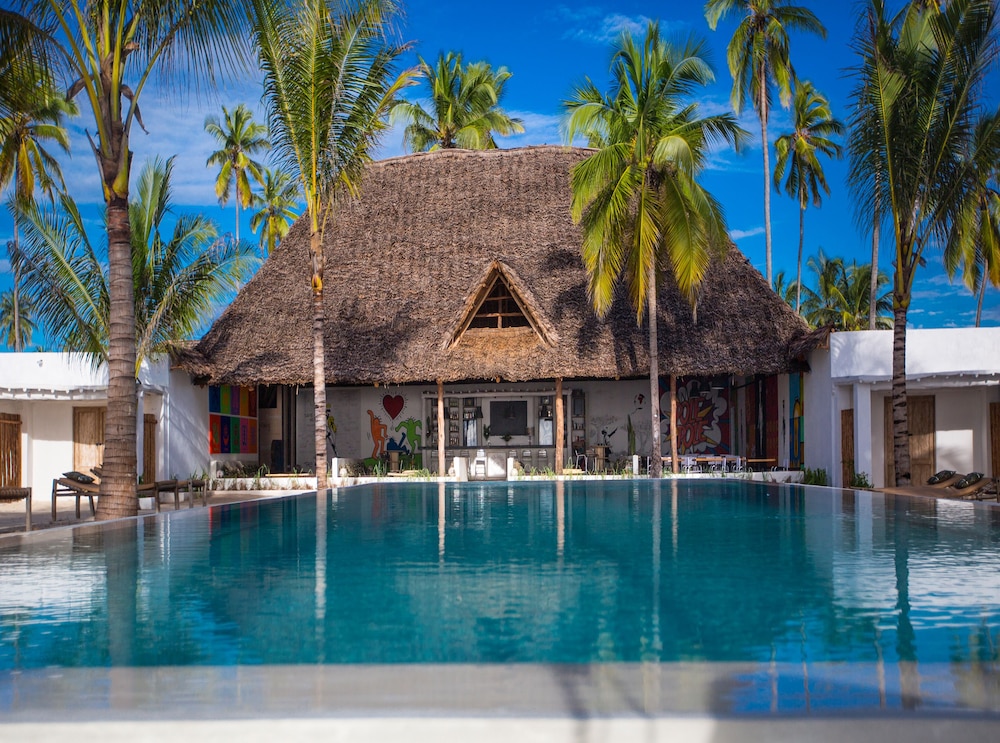 The Loop Beach Resort - carbon neutral hotel in Zanzibar