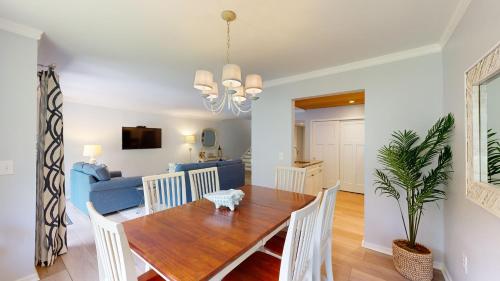 213 Turnberry Village - photo 3