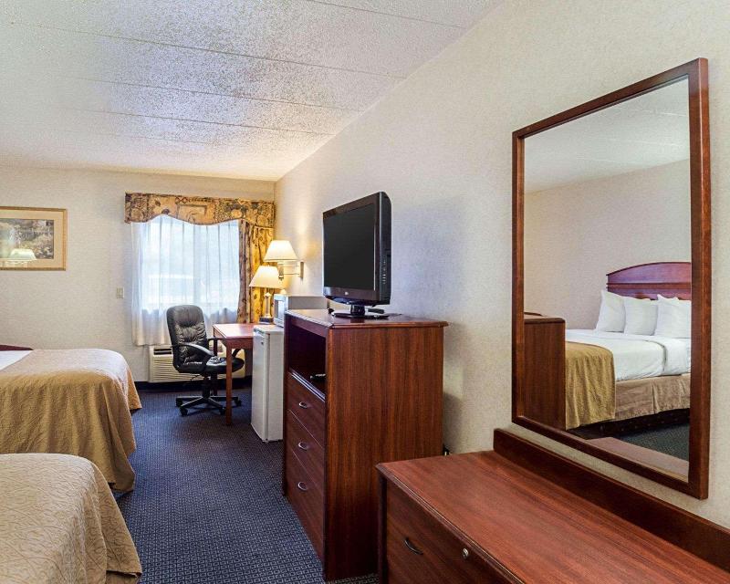 Quality Inn & Suites - photo 28
