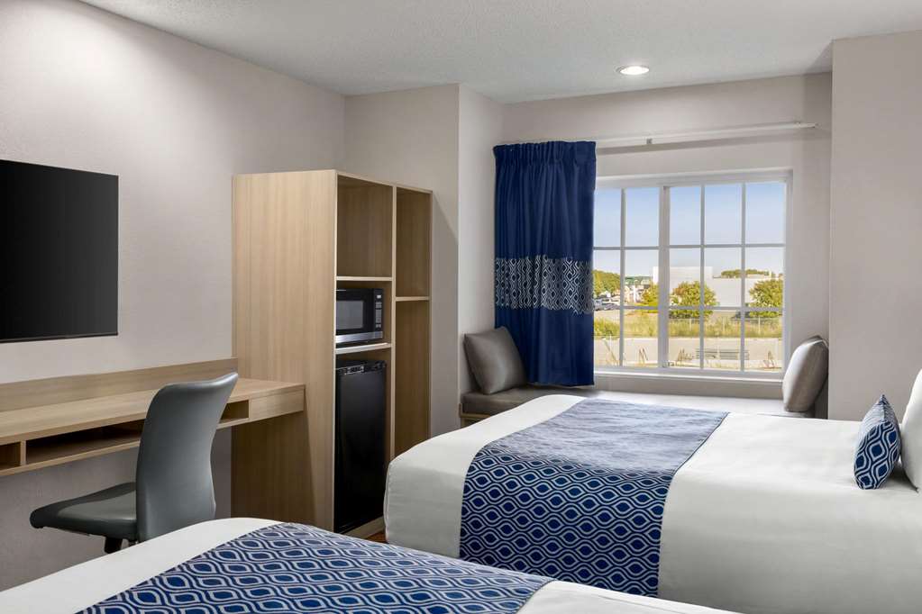 Microtel Inn & Suites by Wyndham Lincoln - photo 19