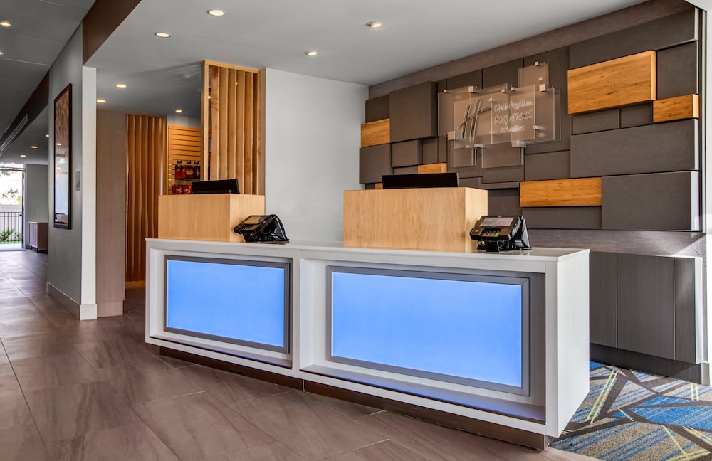 Holiday Inn Express & Suites Sanford Lake Mary by IHG - photo 38