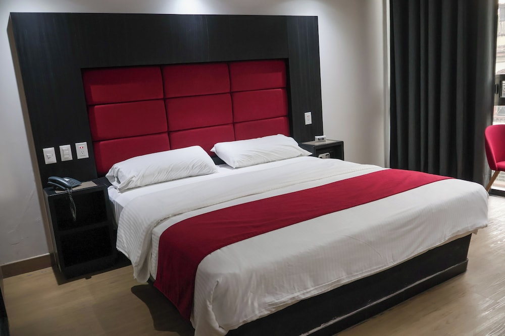 Hotel Embassy
