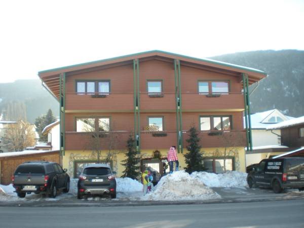 Family Appartements — 4-Star Luxury Hotel in Birgitz, Austria