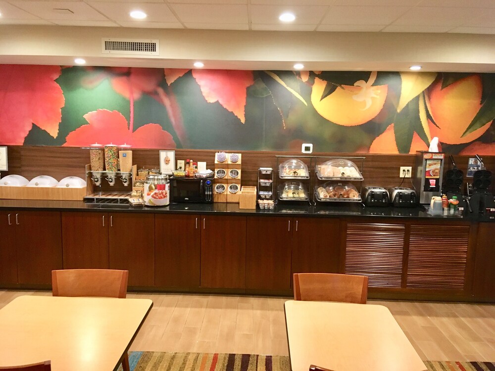 Fairfield Inn by Marriott Myrtle Beach Broadway at the Beach - photo 23