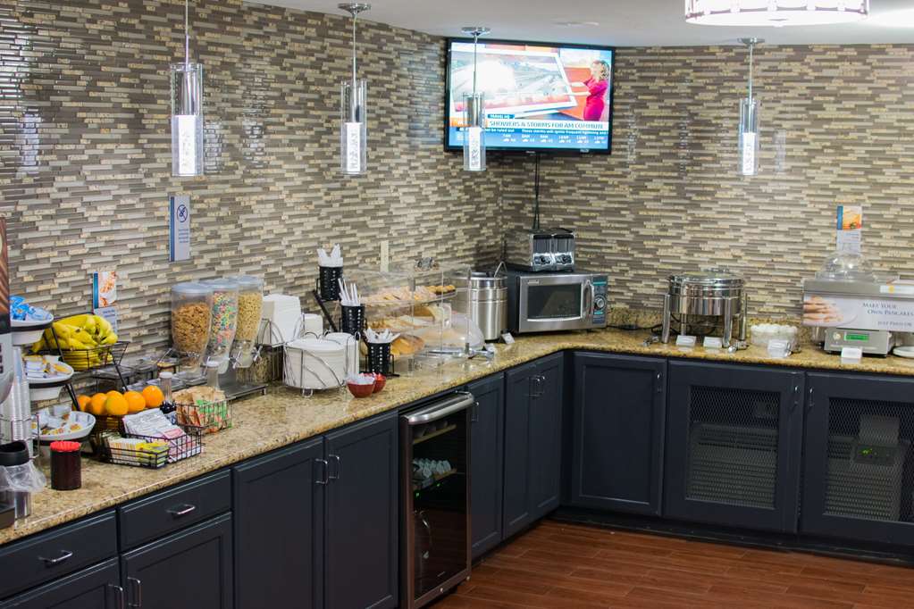 Best Western Coachlight - photo 24