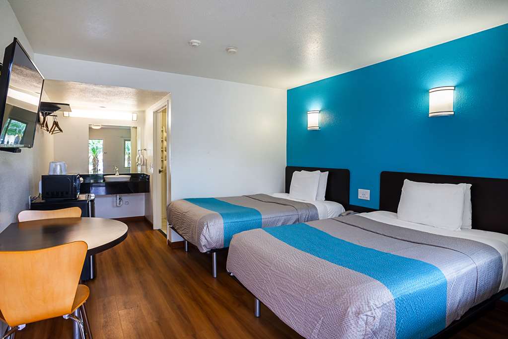 Motel 6 Ventura CA Downtown - photo 6