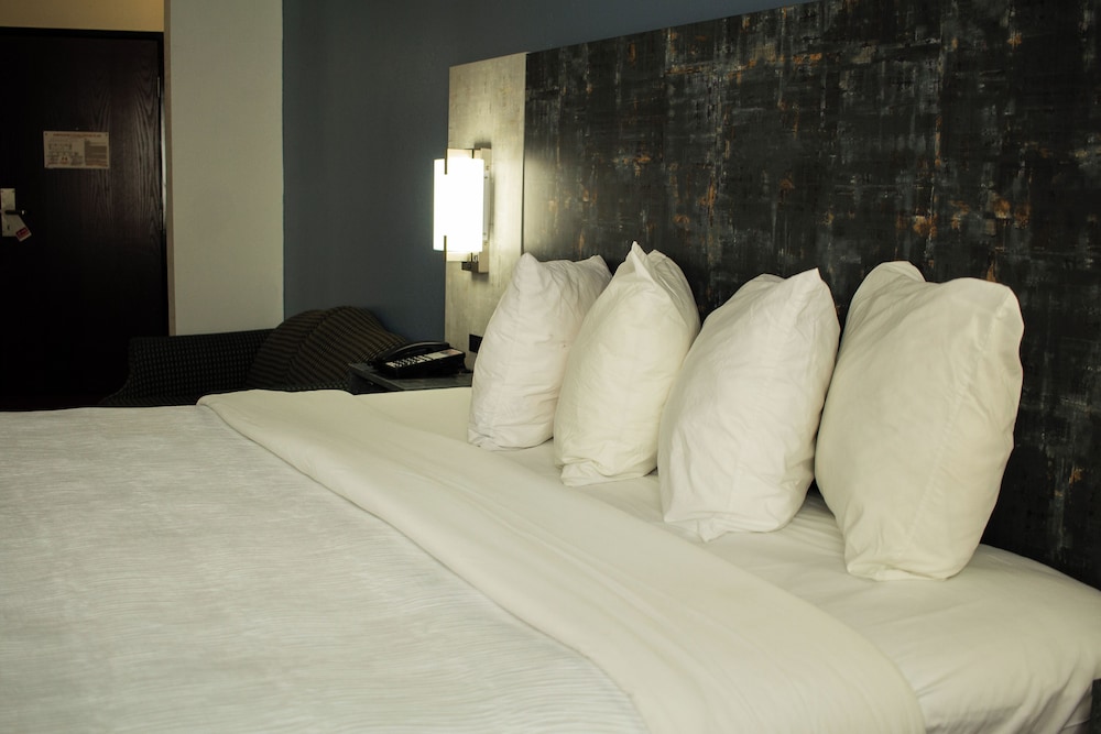 FairBridge Inn & Suites Cleburne - photo 9