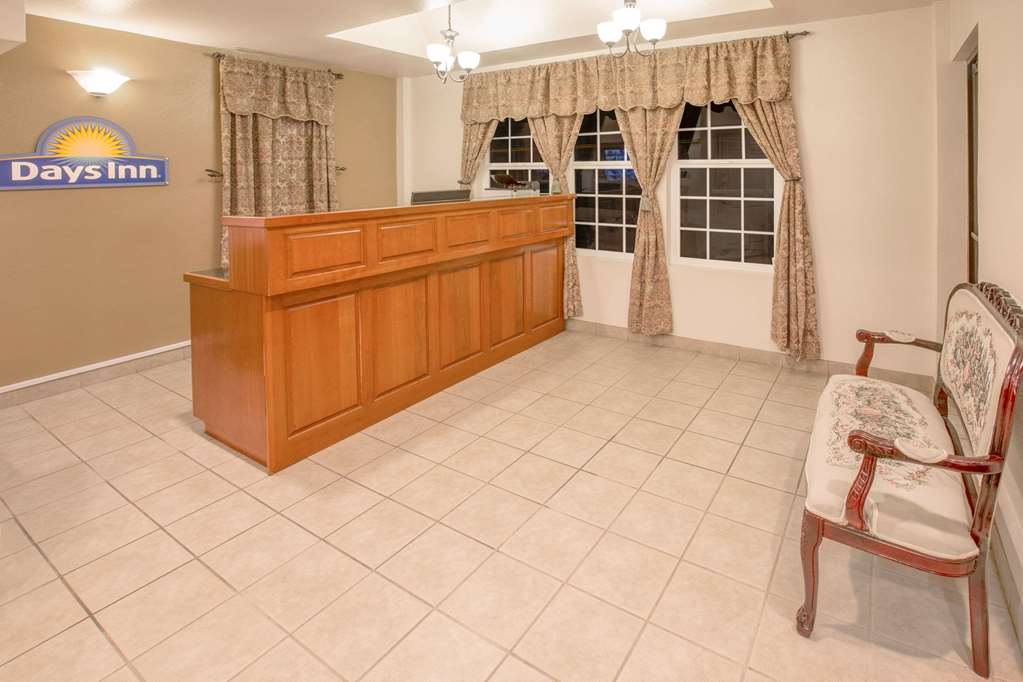 Days Inn by Wyndham Eureka CA - photo 2