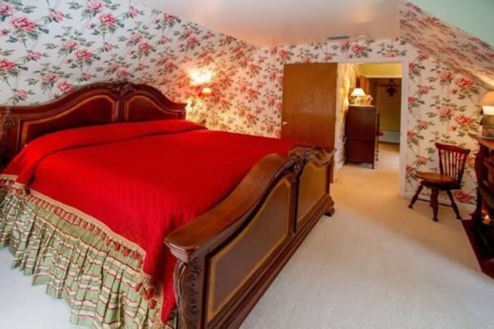 Bald Mountain House Inn at the Wolf Laurel Resort - photo 9