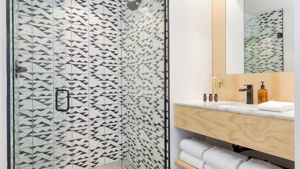 Blackhaus Suites by AvantStay - photo 40