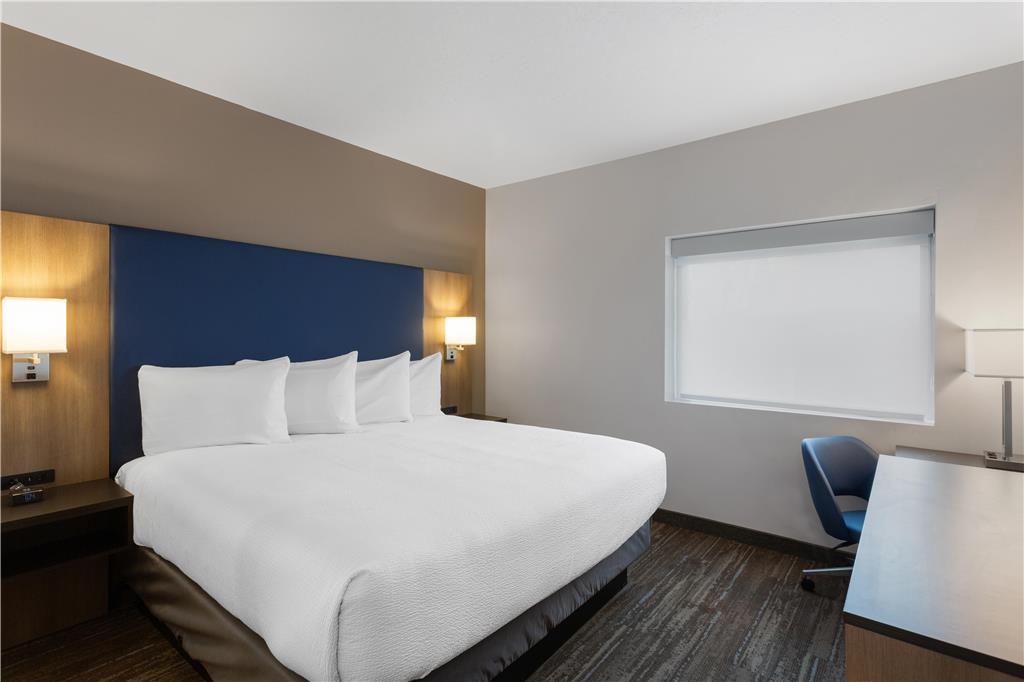 Best Western Plus Landmark Hotel - photo 9