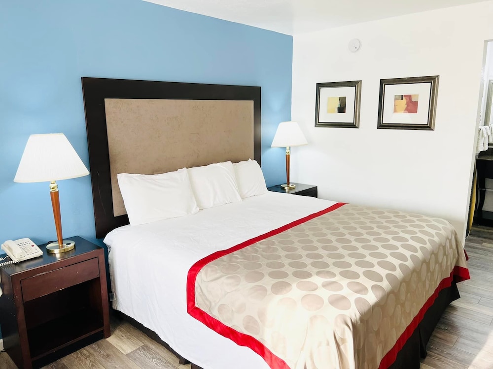 Super 8 by Wyndham Fort Scott - photo 15