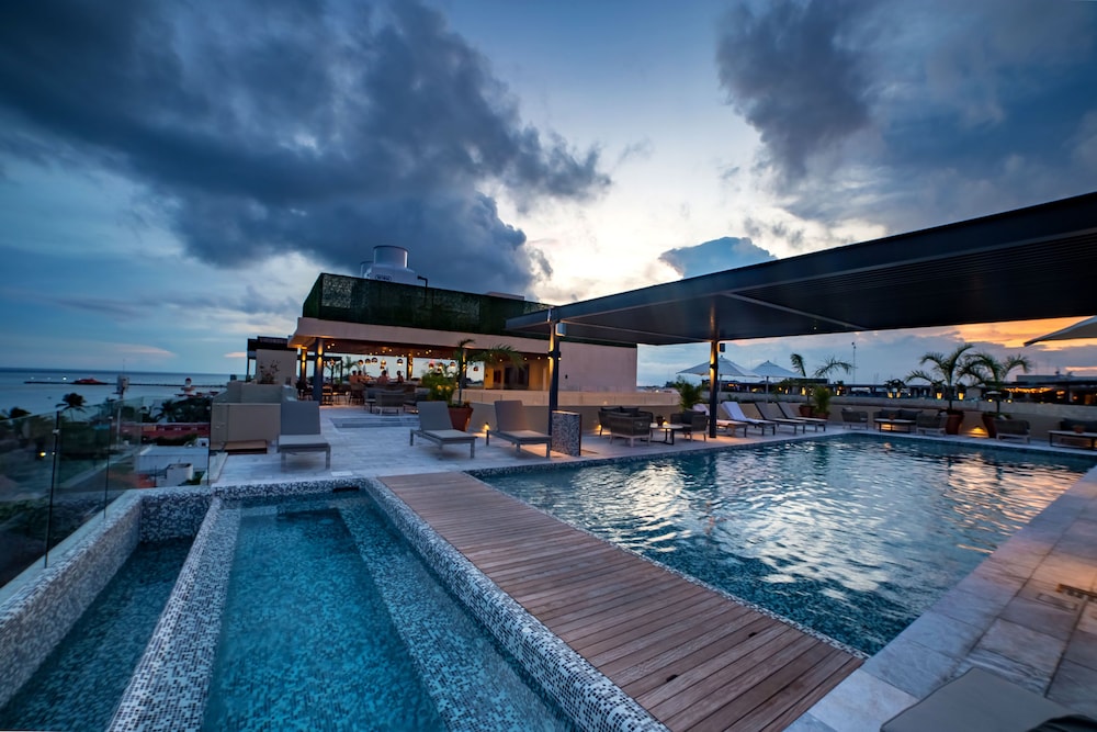 Rooftop pool