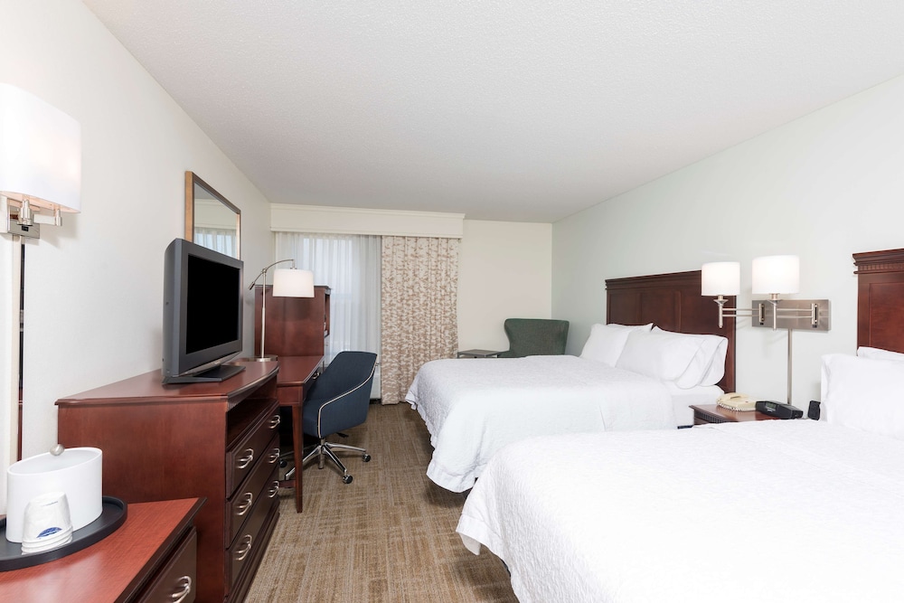 Hampton Inn East Lansing - photo 17