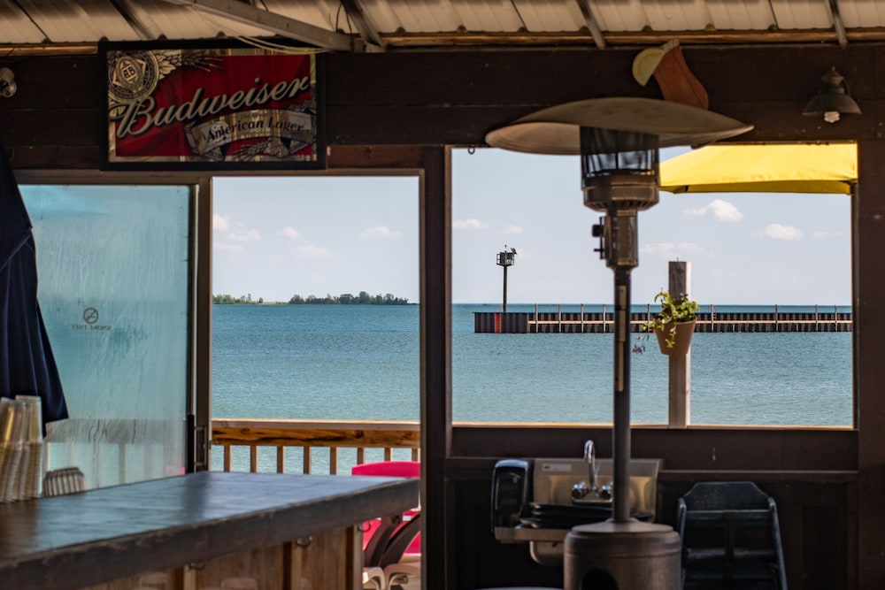 Tawas Bay Beach Resort - photo 30
