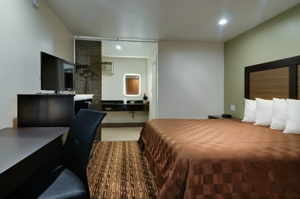 Vagabond Inn Sunnyvale - photo 16