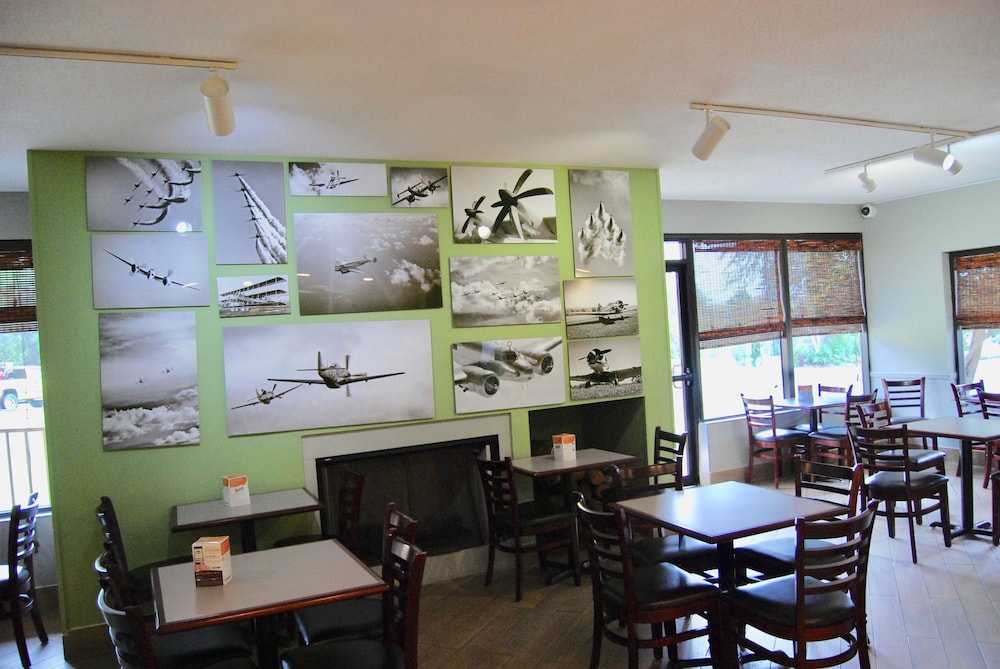 Days Inn by Wyndham Eglin AFB - photo 34