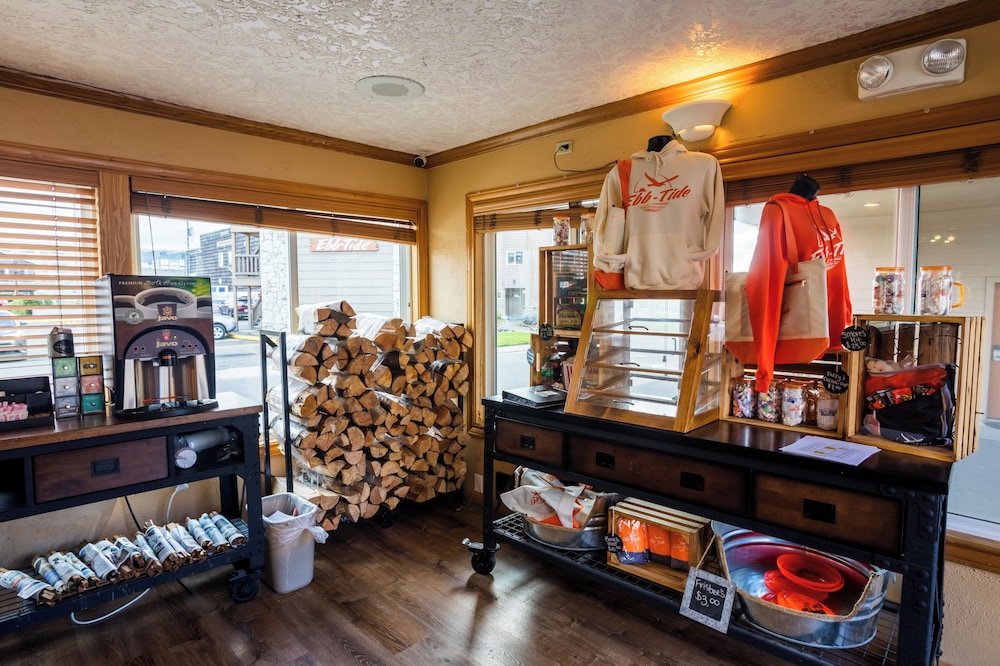 Ebb Tide Oceanfront Inn - photo 5