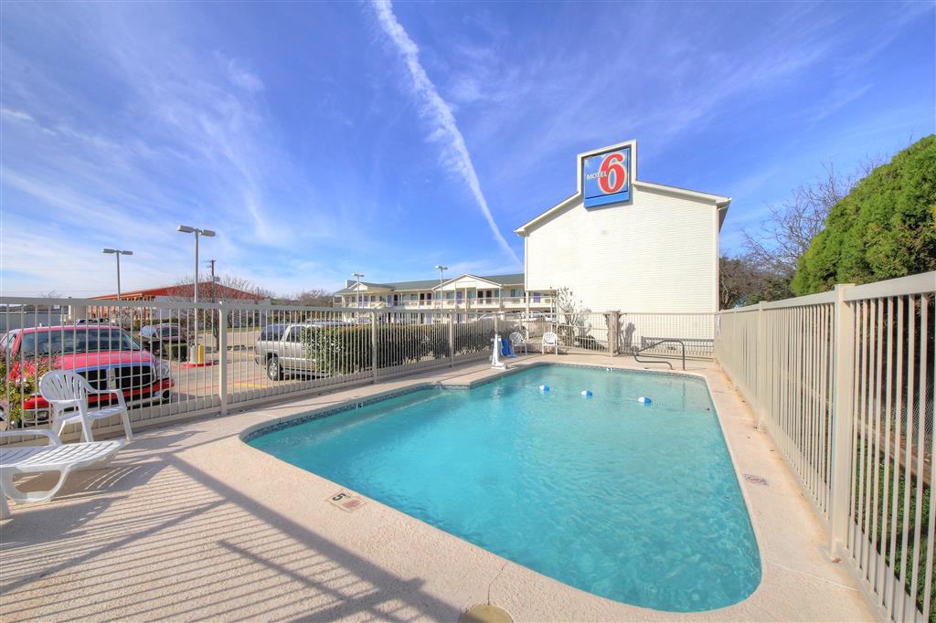 Motel 6 Kerrville TX - photo 10