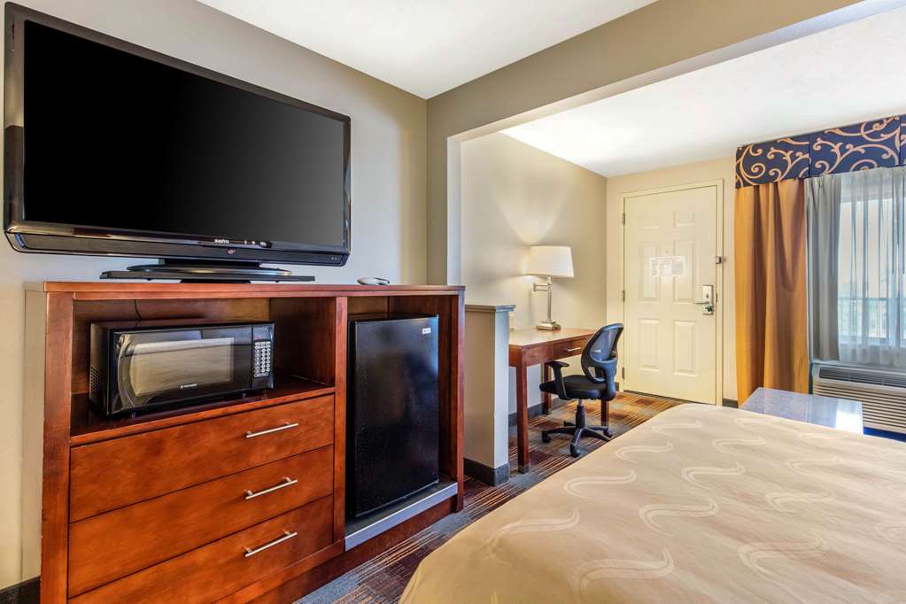Quality Inn Memphis Airport - photo 17