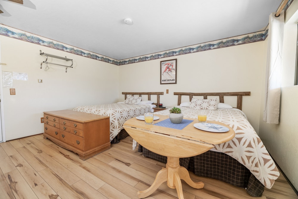 Big Bear Lakefront Lodge - photo 13
