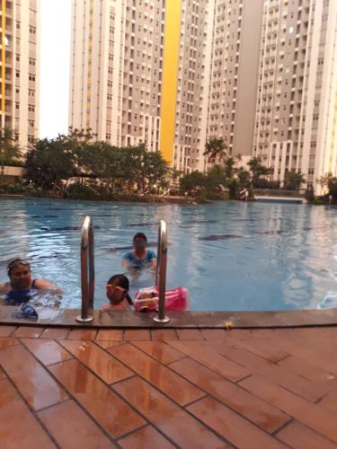 Apartemen Springlake Summarecon Bekasi By Bu Johan — 4-Star Luxury Hotel in Bekasi, Indonesia