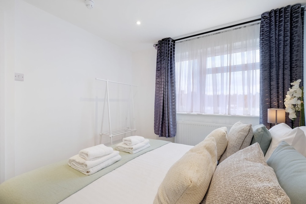 Sustainable Stays 21231549 — Bushey