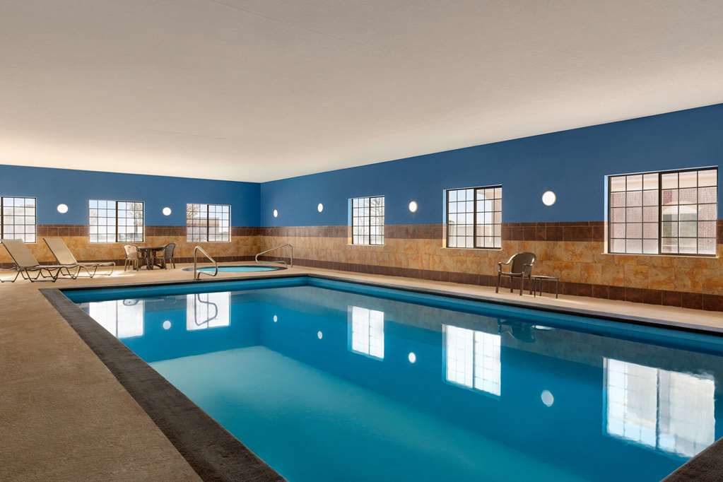 La Quinta Inn & Suites by Wyndham Dumas - photo 6