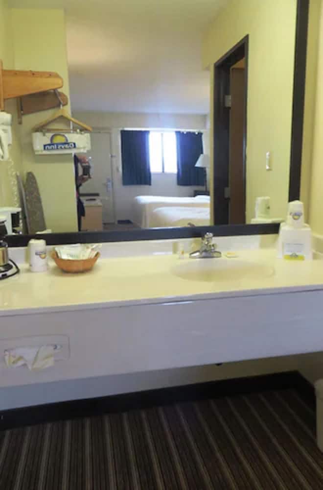 Days Inn by Wyndham Plainfield - photo 22