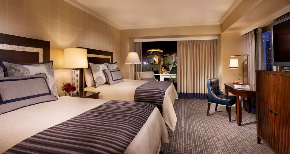 Omni Los Angeles Hotel at California Plaza - photo 45