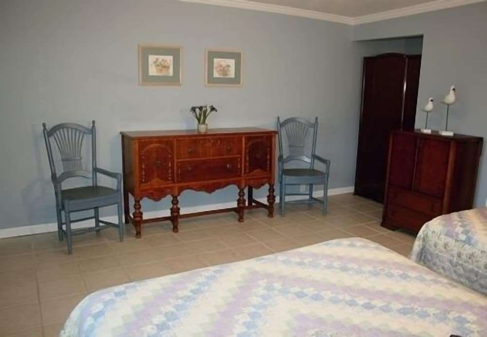 Bodega Harbor Inn - photo 9