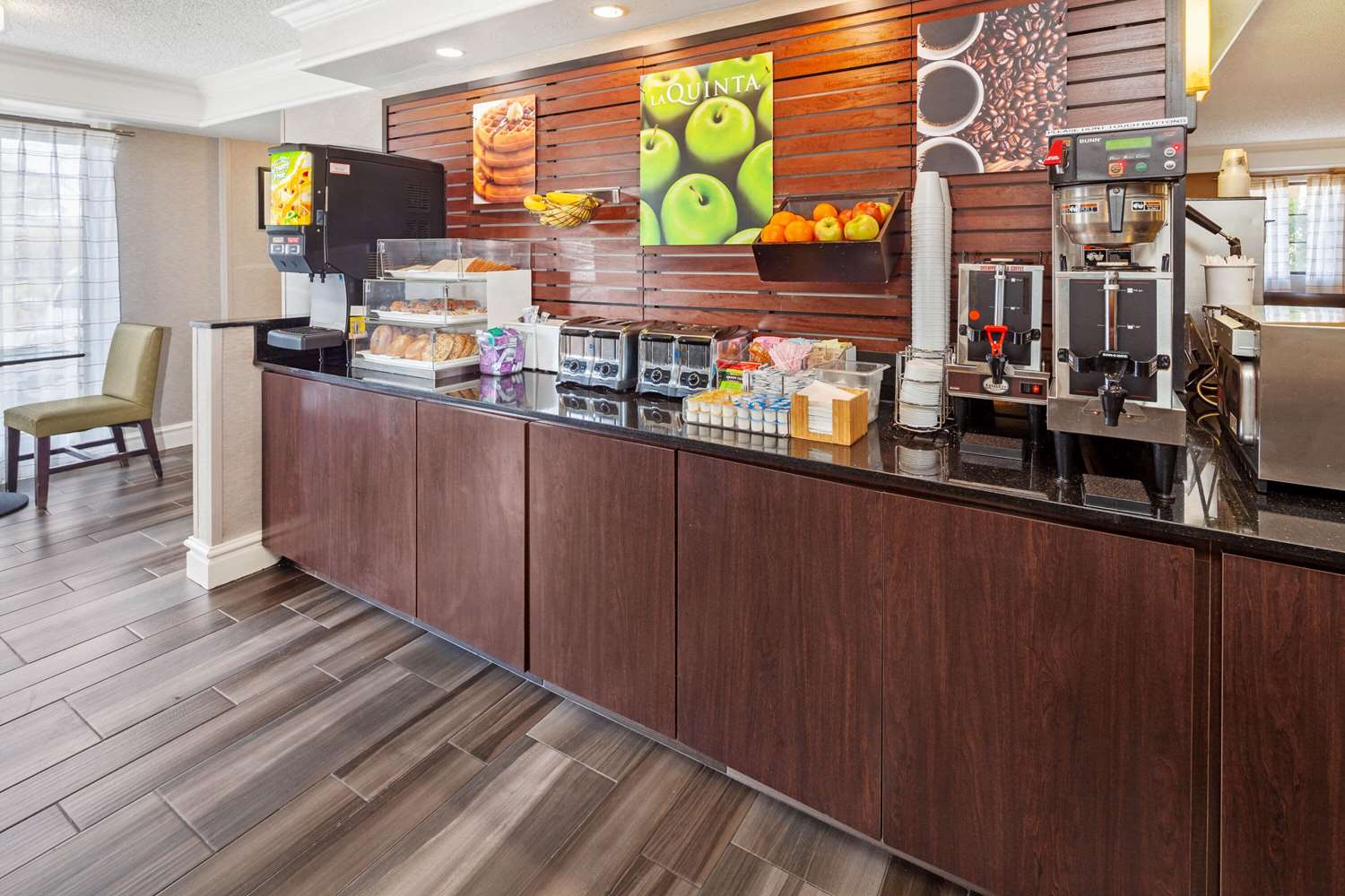 La Quinta Inn Ventura - photo 18